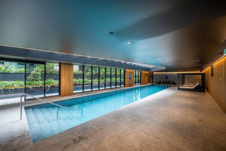 Luxury 4 Bedroom Apt – Parking, pool and views gallery image 4