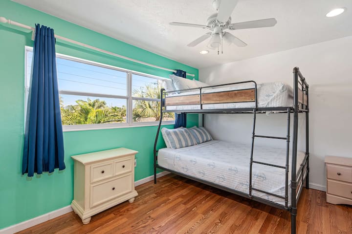 سرير بحجم كوين وسرير كامل