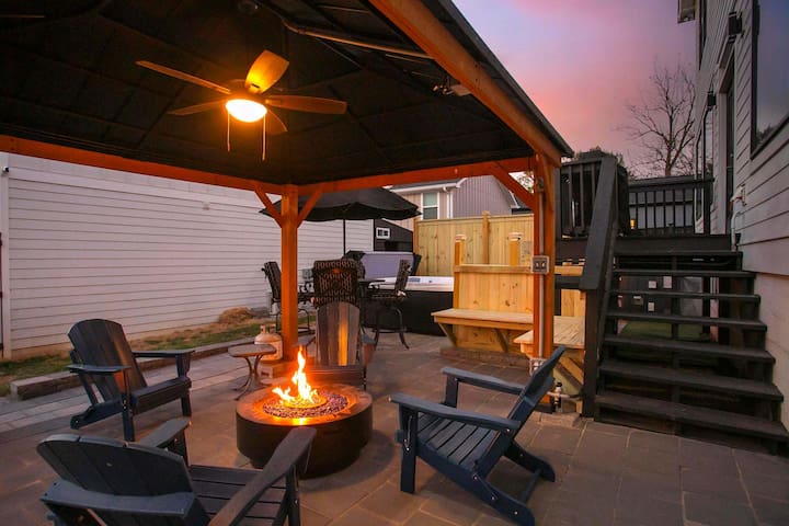 New Hot Tub, Spacious, Near Downtown gallery image 2