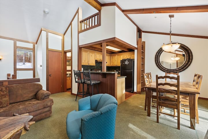 Valley View Condo At Palisades Tahoe - Tahoe City, CA