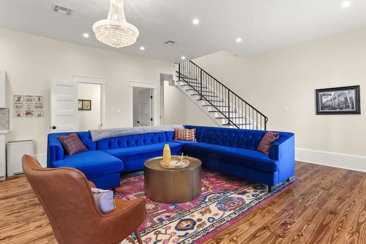 Lux and Spacious | Groups | Near French Quarter