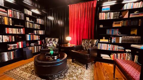 Large Family Size House W/Library Tavistock!