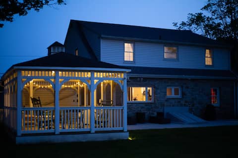 Large Family House W/Library Tavistock!