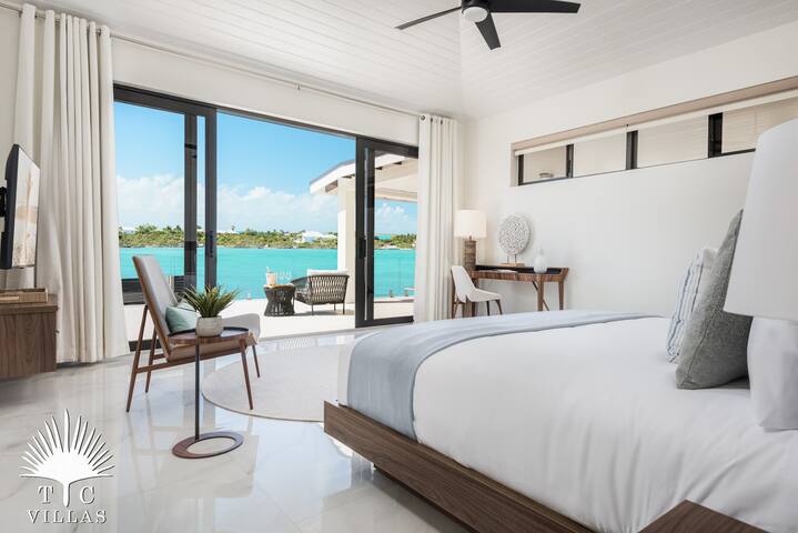 TC Villas | Evie | Pool, Kayaks, Walk to Beach