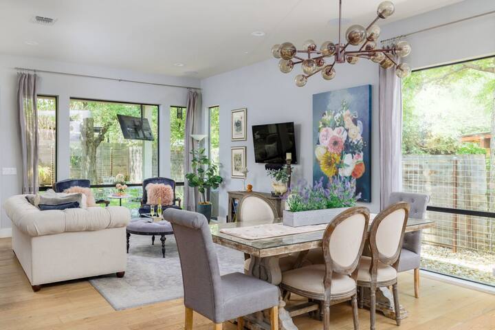 Free Parking, 3br Home, Piano – The Watson