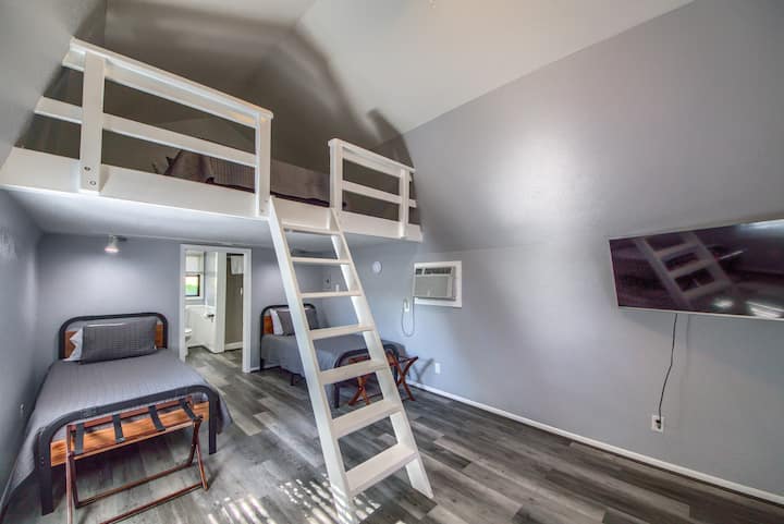 Sweet Annie: Loft ina Kitanda cha Ukubwa wa Malkia