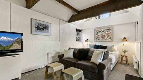 Top performing Airbnb: Studio at Snow Daisy at Dinner Plain in Dinner Plain