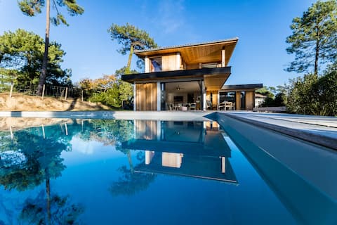 Spring Keyweek - Contemporary villa with pool in