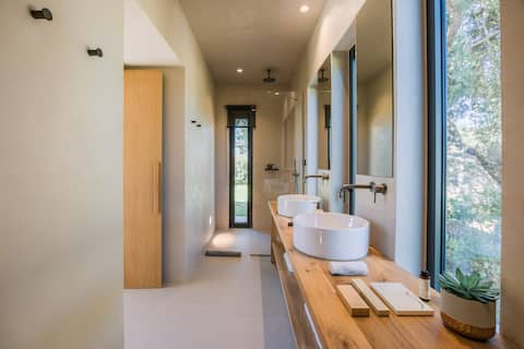Paloubi Estate - Sea views and nature