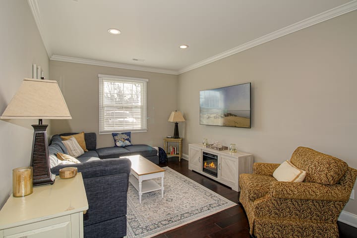 Elektrický krb poskytuje dodatočné teplo alebo môžete len sledovať žiaru.