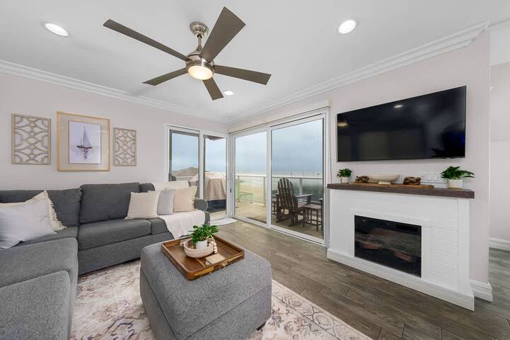 Panoramic Ocean View Huge Rooftop Deck – Sleeps 8 gallery image 3