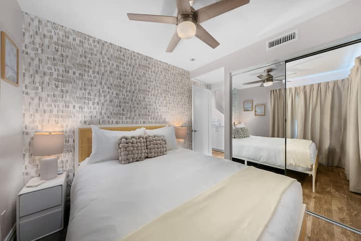 Queen size bedroom