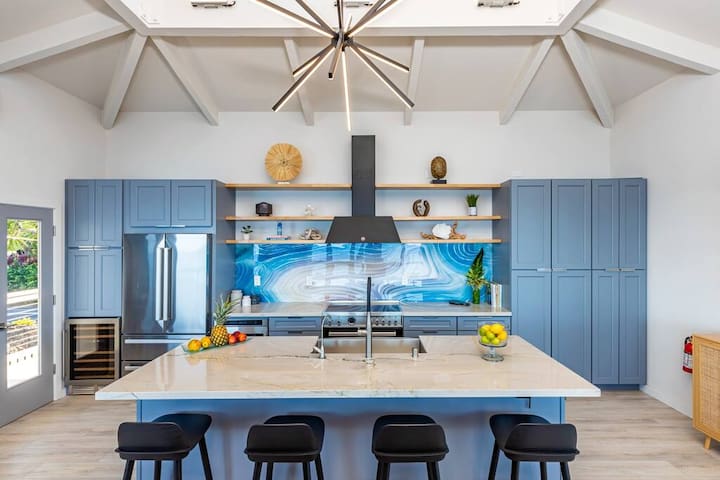 Luxury Oceanfront Villa, Pool & Beach Access