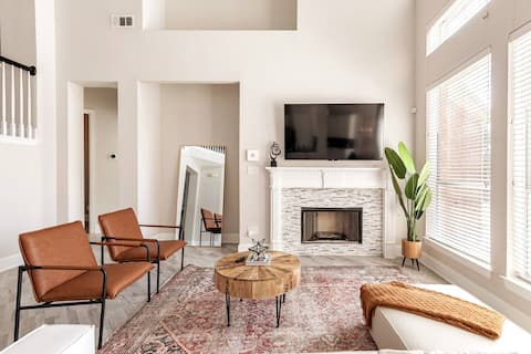 Stay & Play! 3700 sq ft.+ w/ game room and office