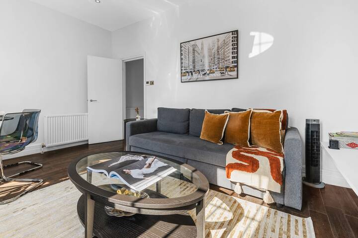 Superb duplex in prime area of London gallery image 5