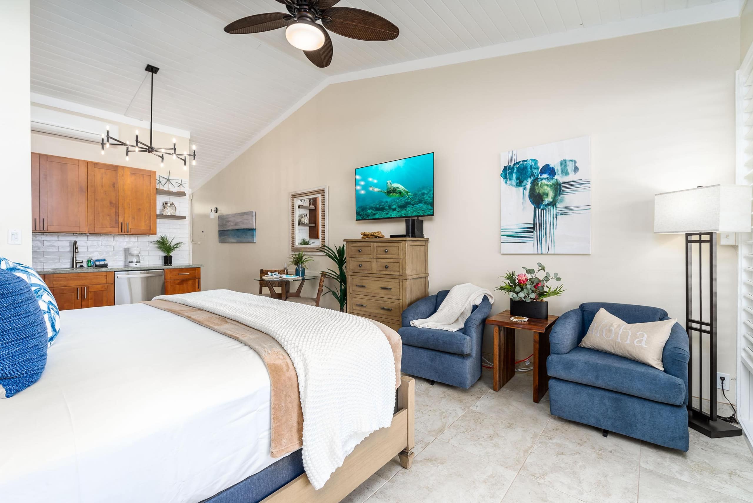 Luxury Oceanfront Studio at Napili Shores A203 Vie - Image 8