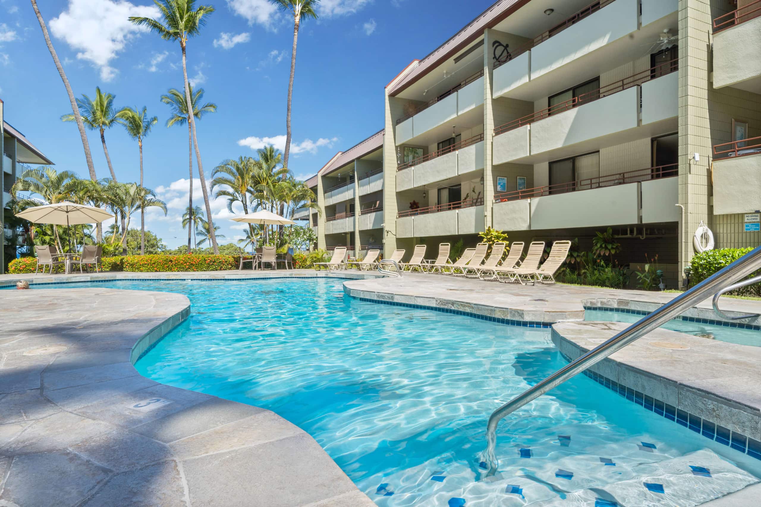 Condo in Kailua-Kona · ★4.69 · 2 bedrooms · 4 beds · 2 private baths - Image 21