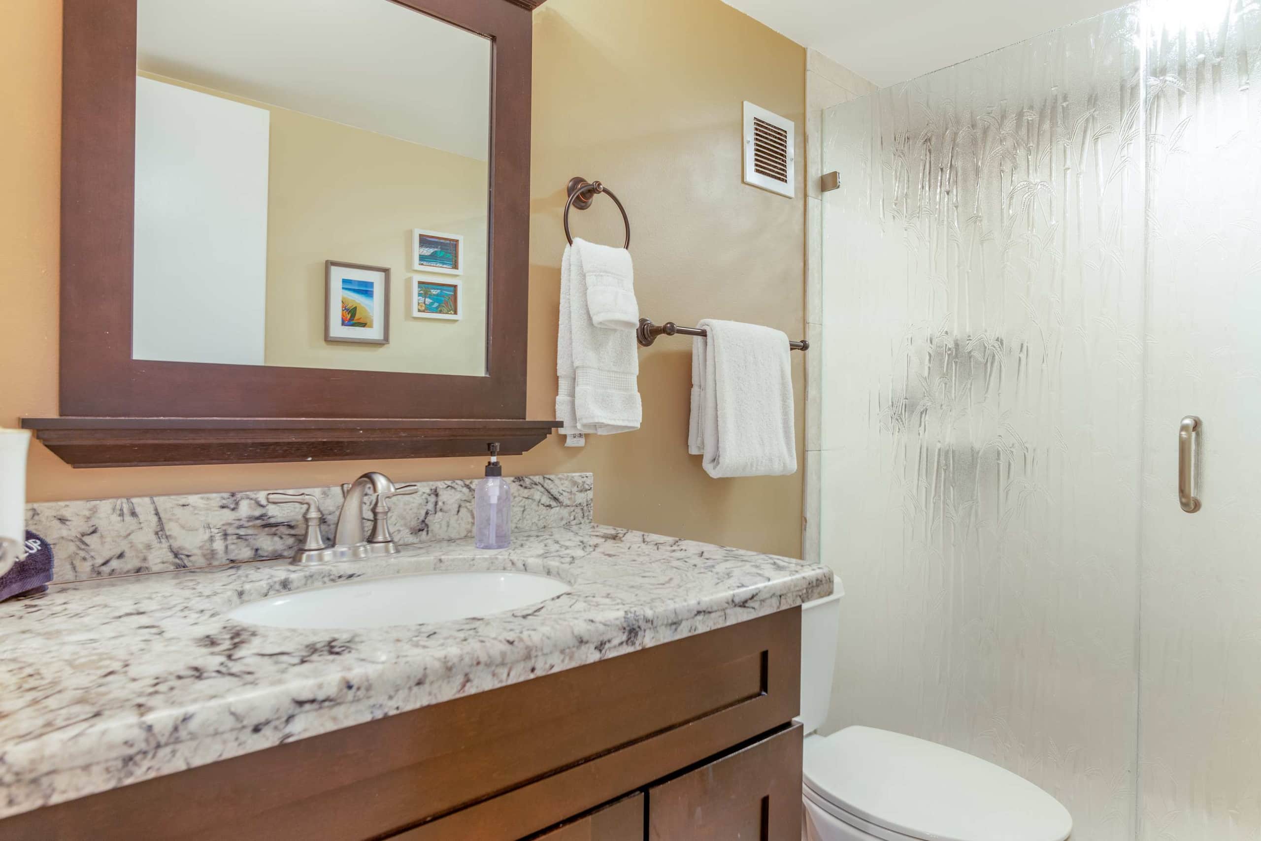 Condo in Kailua-Kona · ★4.69 · 2 bedrooms · 4 beds · 2 private baths - Image 11