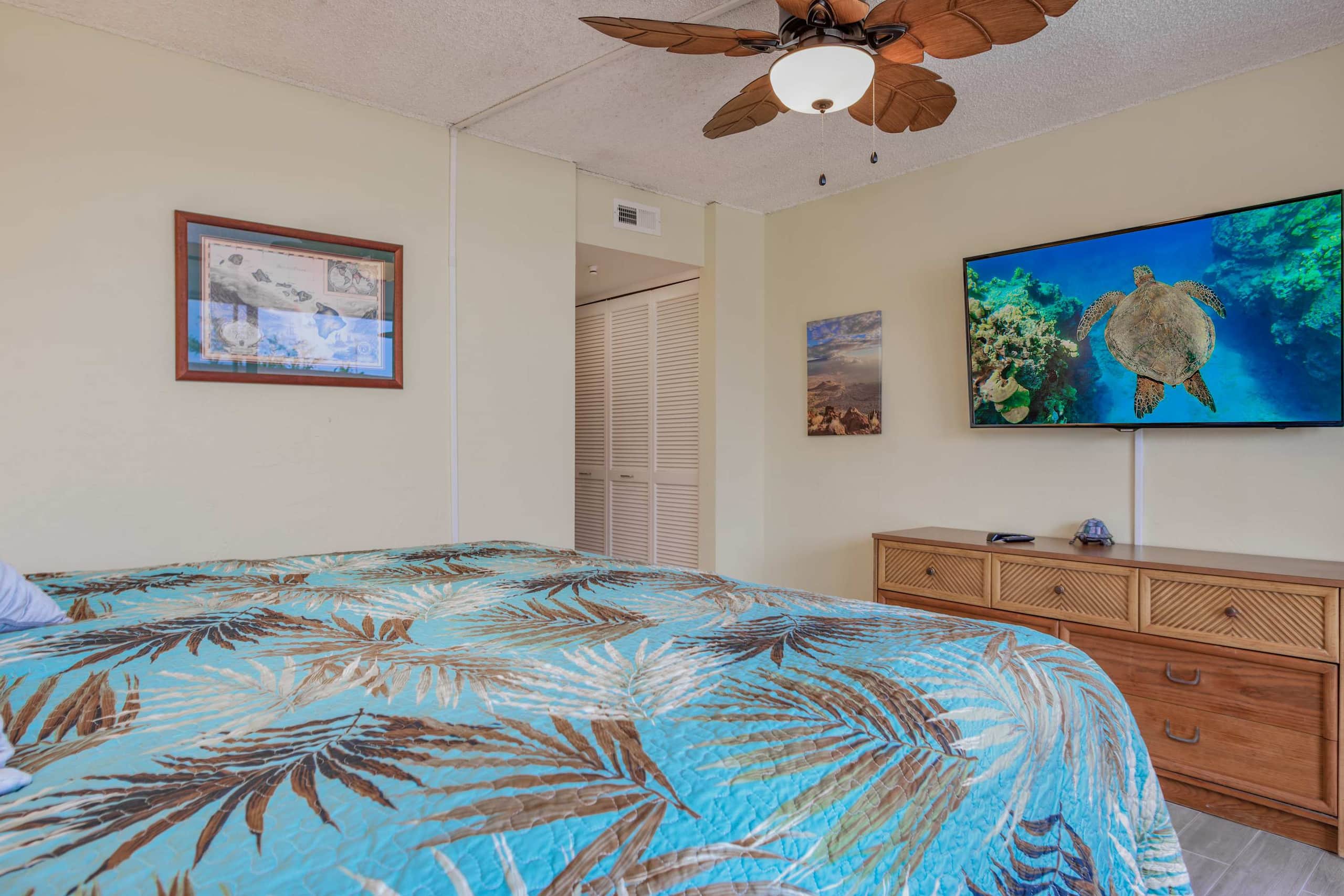 Condo in Kailua-Kona · ★4.69 · 2 bedrooms · 4 beds · 2 private baths - Image 15
