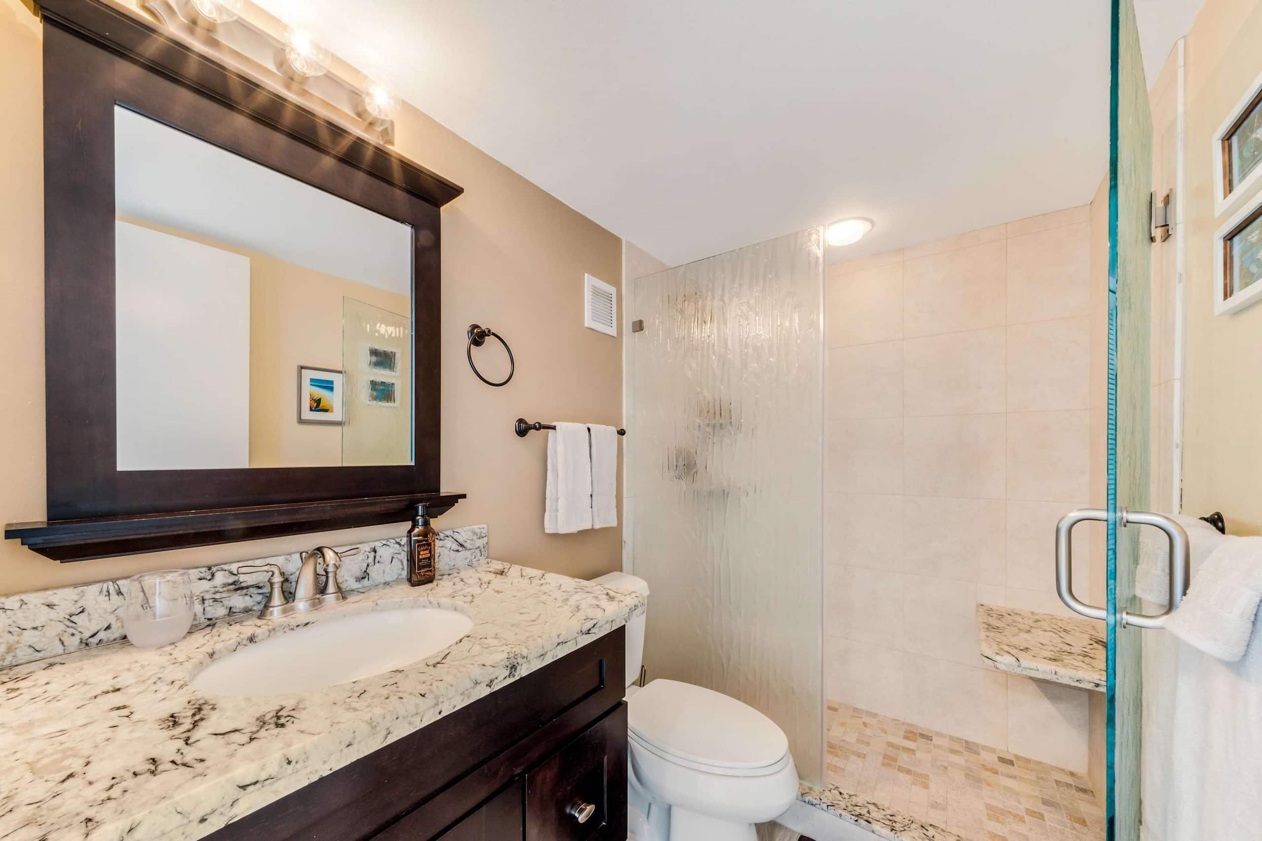 Condo in Kailua-Kona · ★4.69 · 2 bedrooms · 4 beds · 2 private baths - Image 13