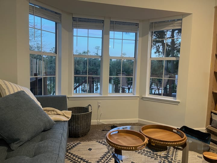 Lakefront W/ Deck & Kayak • Near Tybee & Sav - Wilmington Island, GA