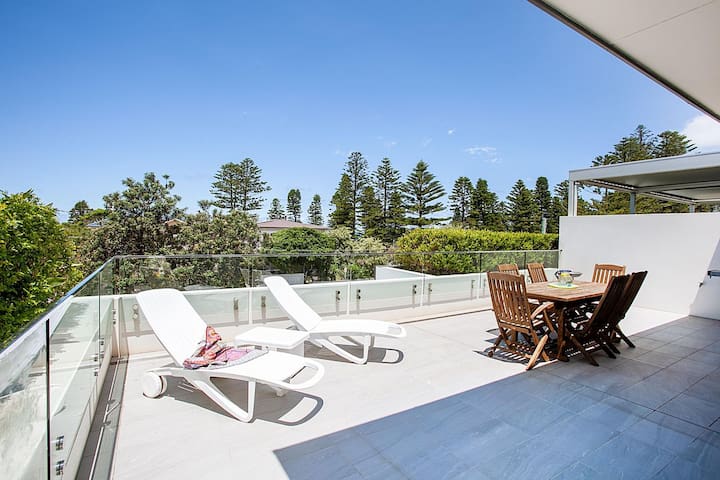 Paradise Escape Narrabeen