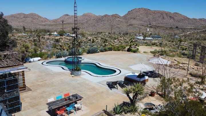 Desert Lily | 5-acre Compound | Pool | Sleeps 10 - Joshua Tree, CA