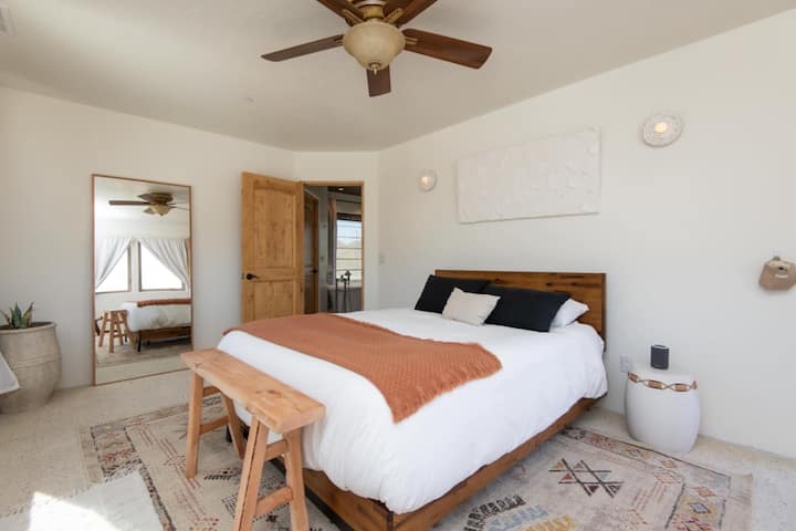 primary en suite bedroom