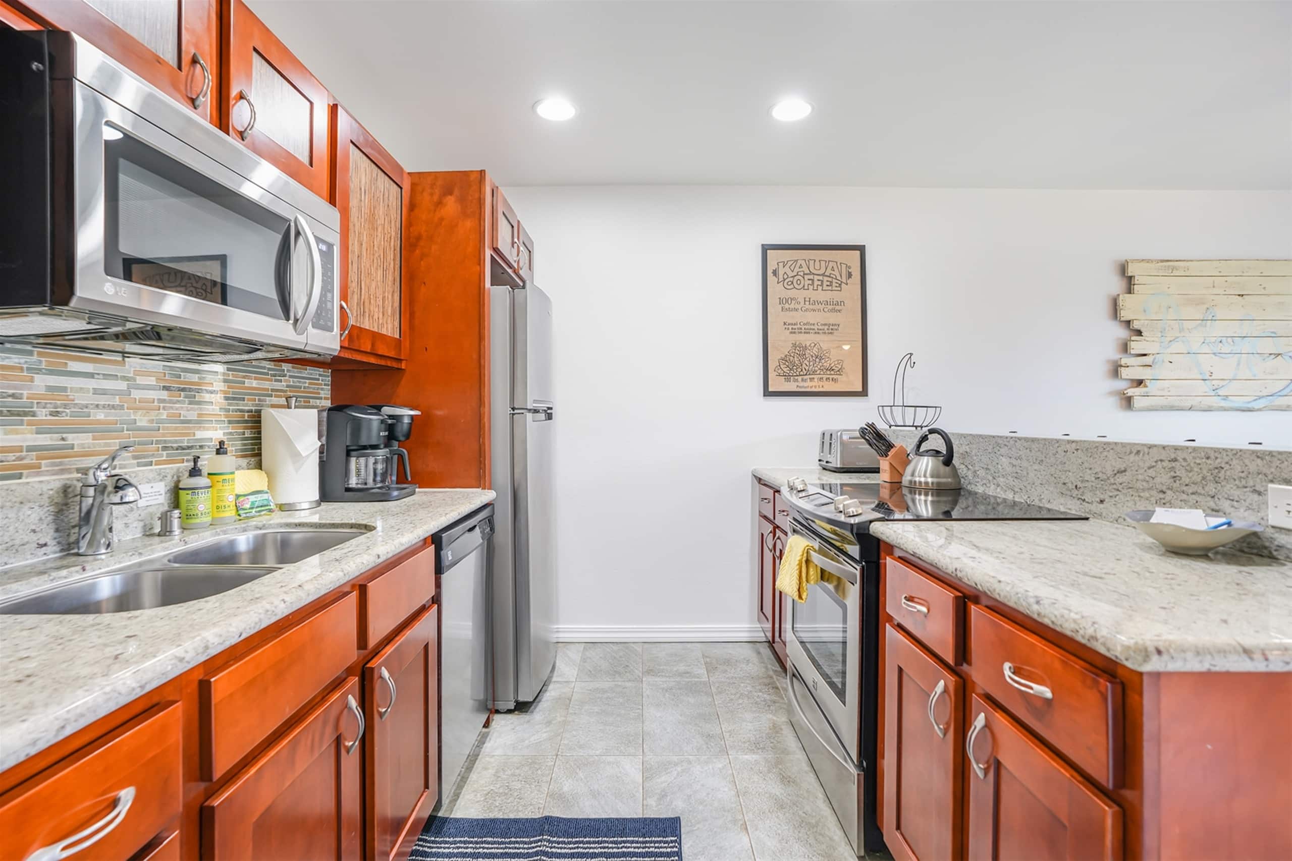 Condo in Kapaa · ★4.71 · 2 bedrooms · 2 beds · 1 shared bath - Image 9