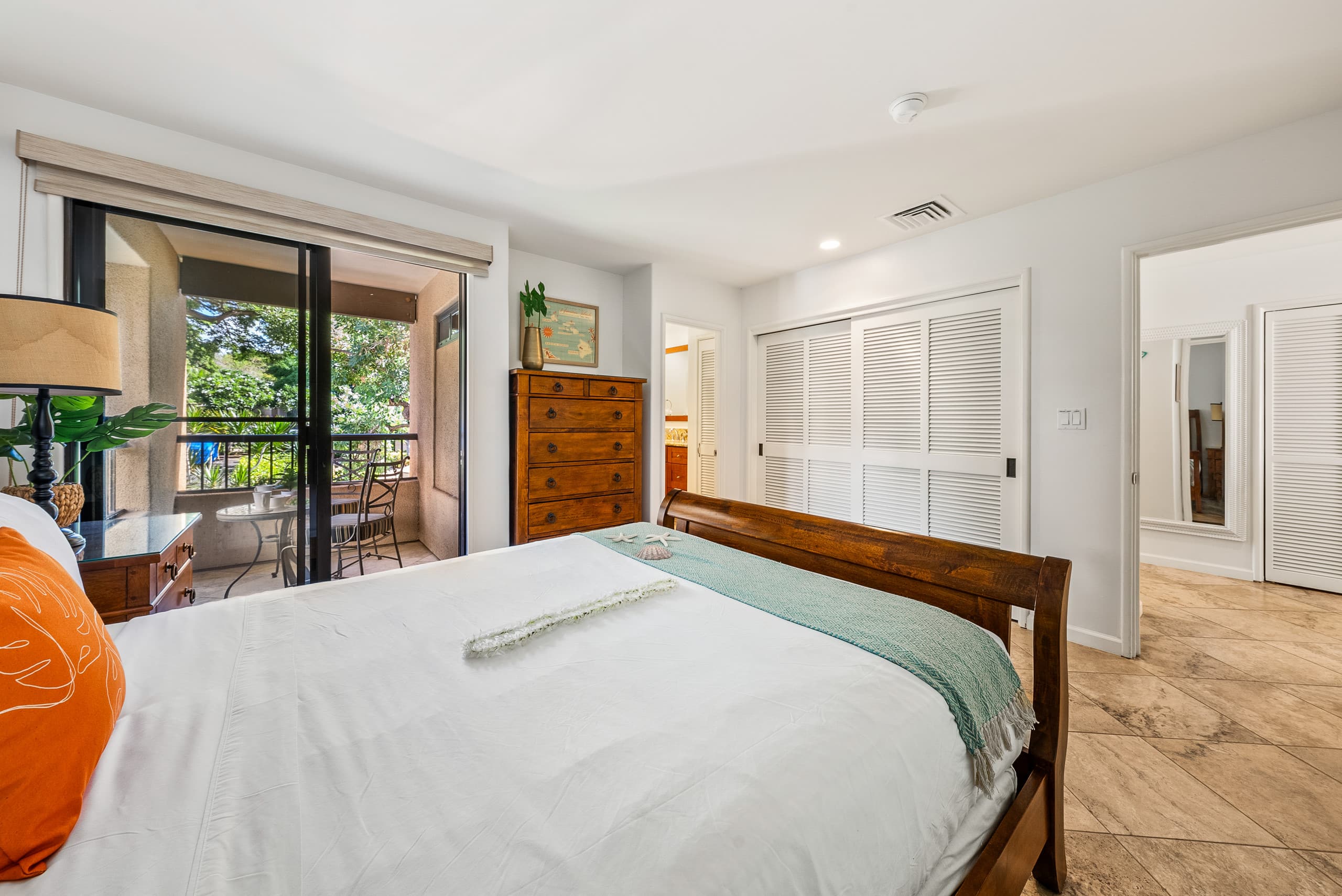 Condo in Lahaina · ★4.88 · 2 bedrooms · 3 beds · 2 baths - Image 25