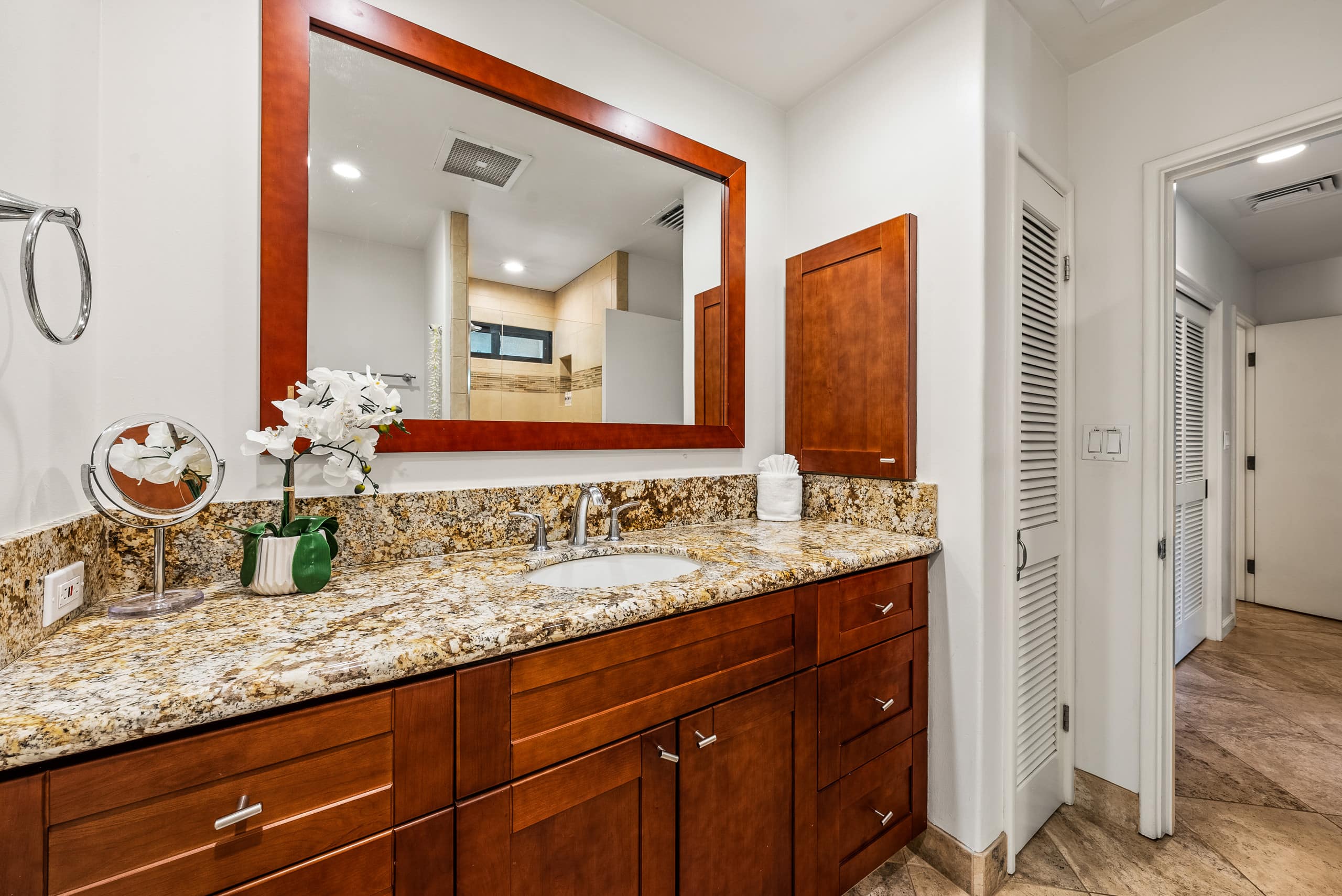 Condo in Lahaina · ★4.88 · 2 bedrooms · 3 beds · 2 baths - Image 30