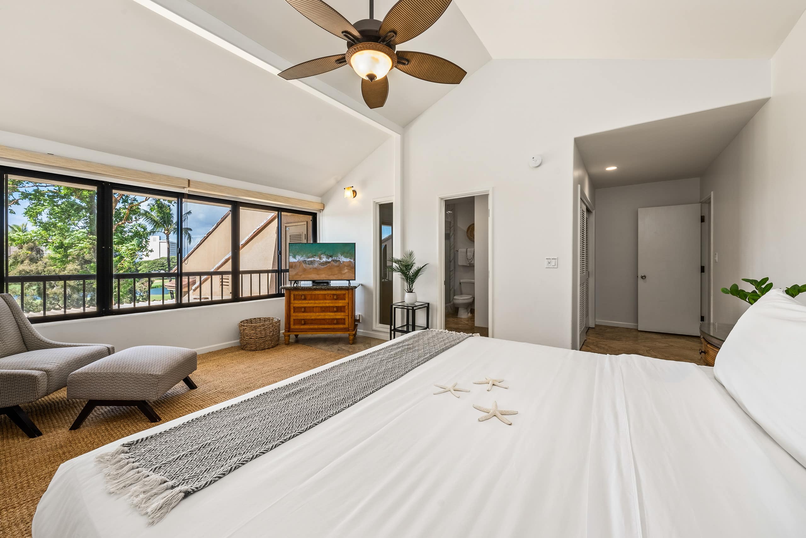 Condo in Lahaina · ★4.88 · 2 bedrooms · 3 beds · 2 baths - Image 22