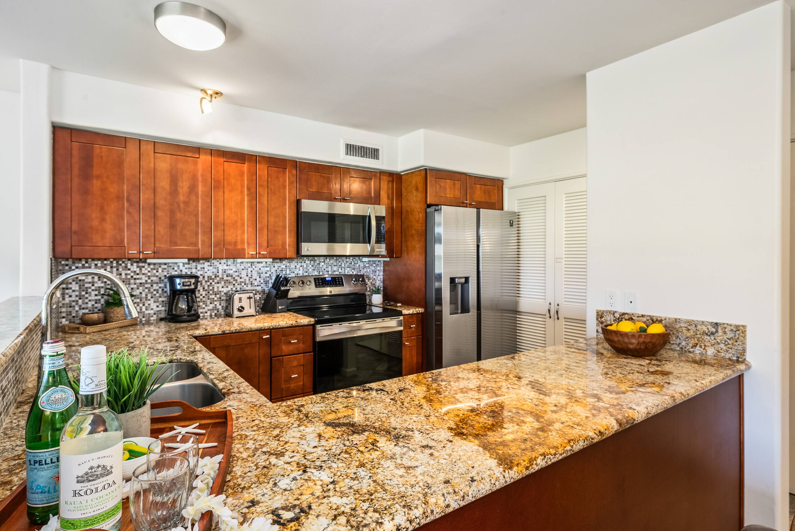 Condo in Lahaina · ★4.88 · 2 bedrooms · 3 beds · 2 baths - Image 10