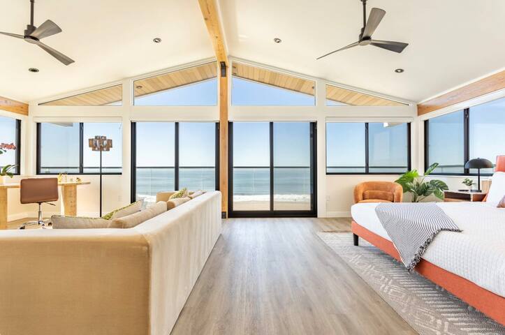 Oceanfront 4 Bdrm on The Strand, Manhattan Beach gallery image 2