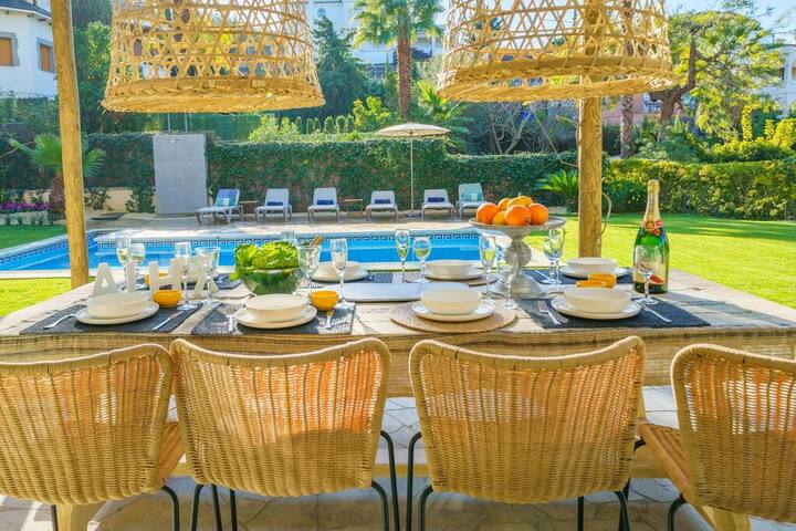 By The Sea Lux House – Great Swimming Pool in Fena gallery image 3