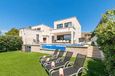 Successful Airbnb property: Villa Corb Mari Ii by Sealand Villas in Muro