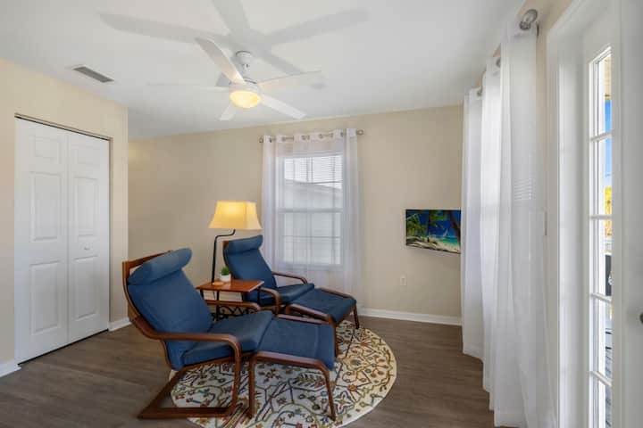 In The Heart Of The Village, Walkable - Cedar Key, FL