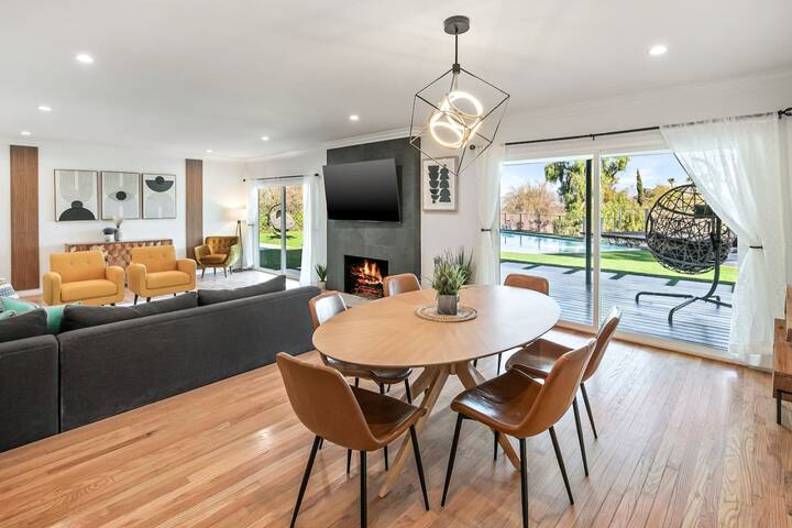 Spacious, Beautiful Home W/ Yard & Pool gallery image 2