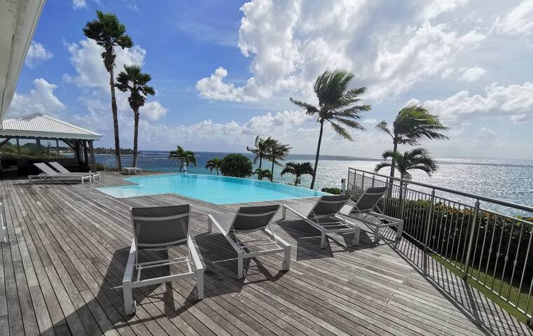 Souslestropiques managed Airbnb listing 3