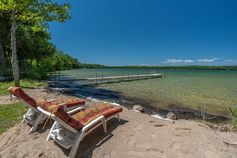 Private Estate on Kangaroo Lake East Shore for 14