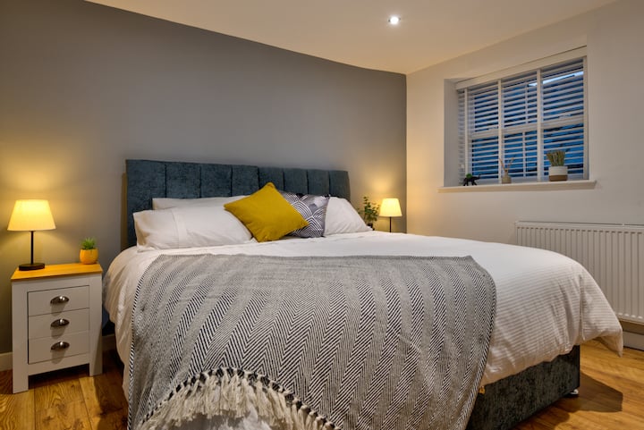 ห้องนอน 2 - เตียงซูเปอร์คิงไซส์ที่สามารถแบ่งออกเป็น 2 x เตียงเดี่ยวพิเศษ