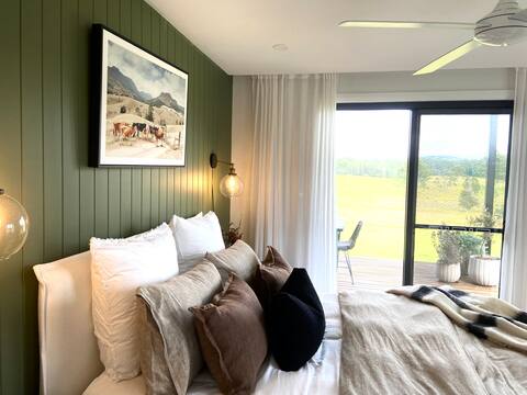 Peaceful Retreat - Stunning Country Views, Pets