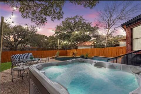 Shady Oak Pool House (San Antonio)