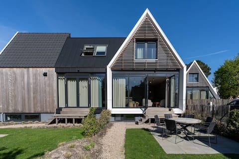 Popular Airbnb listing: Ground-floor apartment with sauna in Oostkapelle | in Duno