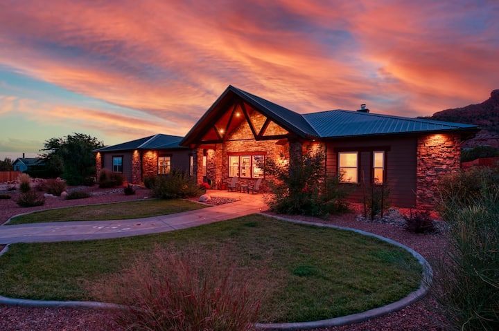 Luxury 4BR Oasis | Pool & Hot Tub Near Zion