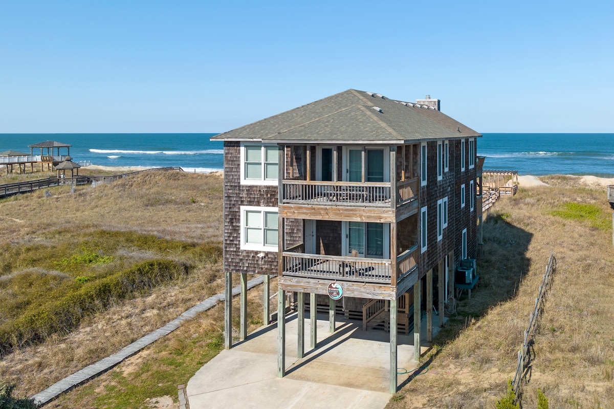 Woodshed: Oceanfront, Gazebo, Rec room, Elevator