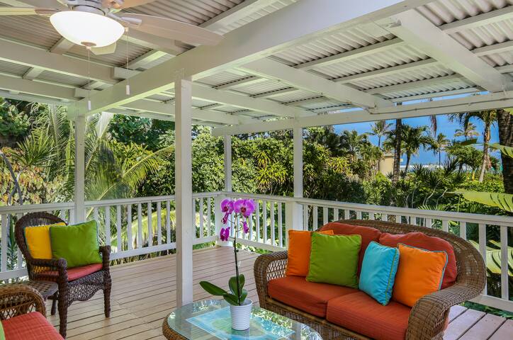 A Tropical Paradise! Walk to the Beach gallery image 2