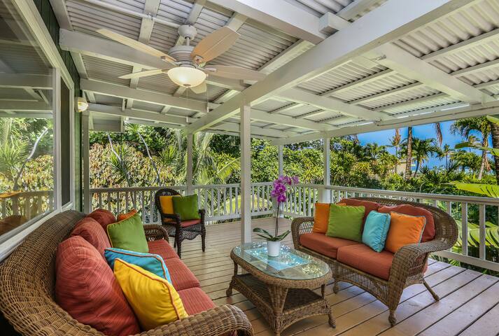 A Tropical Paradise! Walk to the Beach gallery image 3