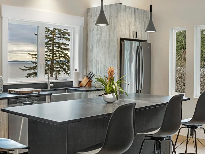 Newly Listed! Waterview Loft Overlooking SJ Channe Lofts for Rent in