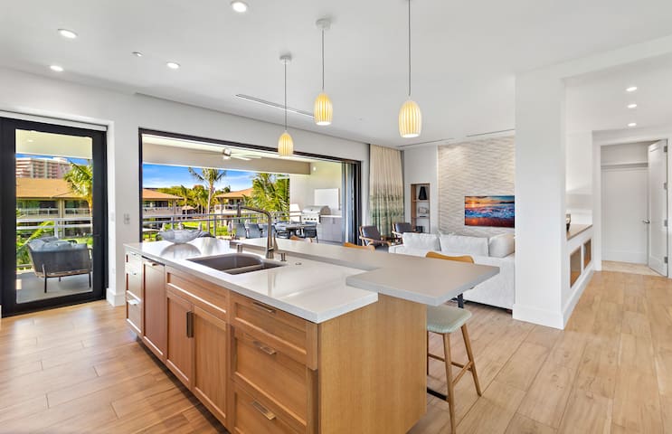 Maui Resort Rentals: 6BR Luana Garden Villas